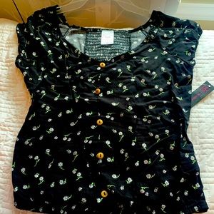 🌸3/$10 - NWT Black Floral Babydoll Top